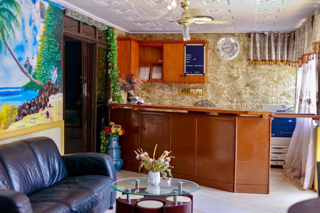 Airport Side Hotel Аккра Экстерьер фото